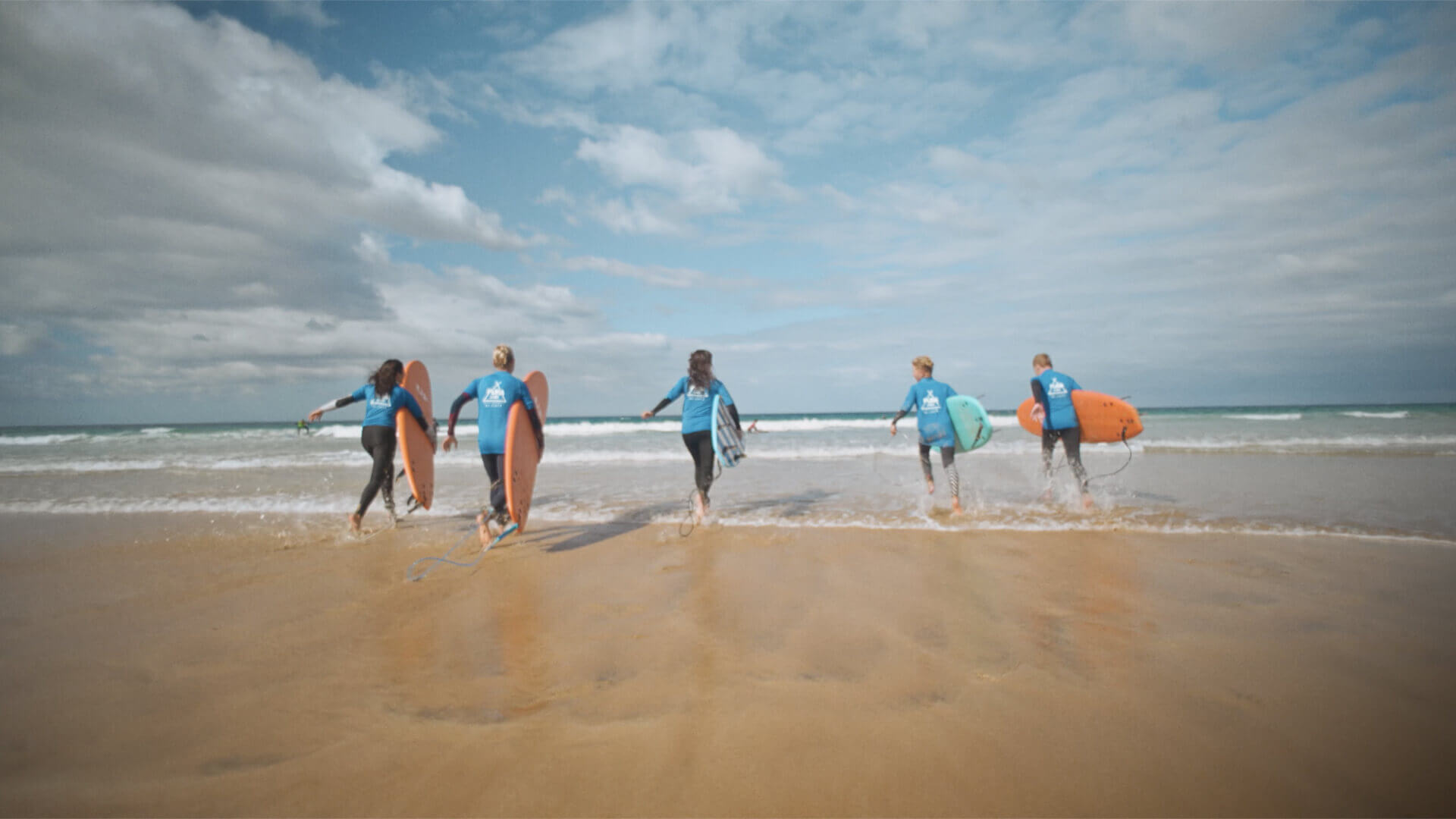 El mejor lugar donde aprender a surfear