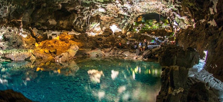  Jameos del Agua + Lanzaroten museot ja matkailukeskukset 