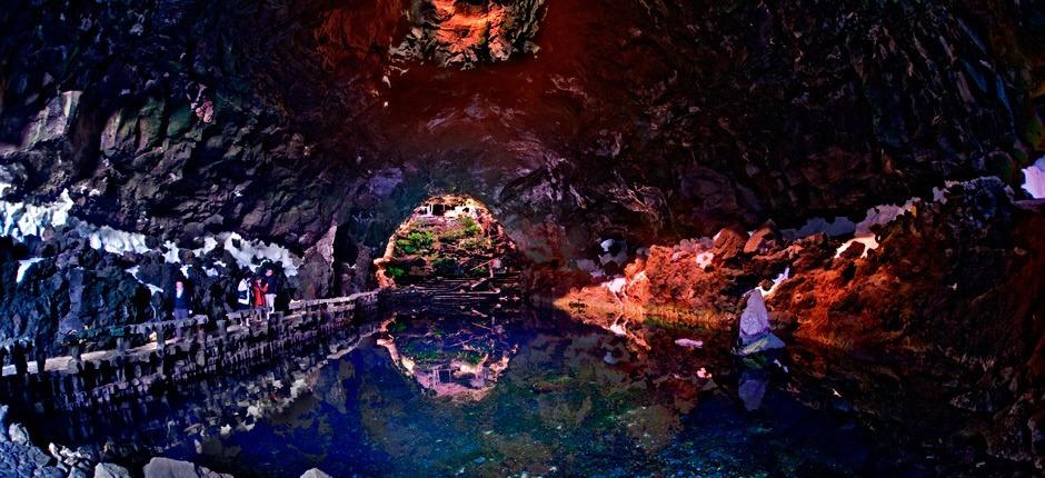  Jameos del Agua + Lanzaroten museot ja matkailukeskukset 